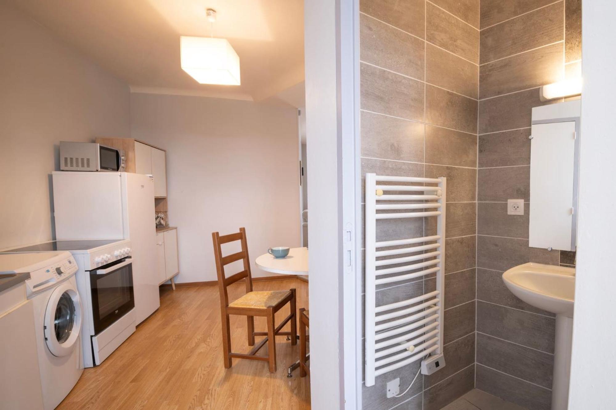 Grand Studio ✰ 35M² ✰ Centre ✰ 4Pers/2Lits ✰ Cuisine ✰ Wifi Candé Екстериор снимка