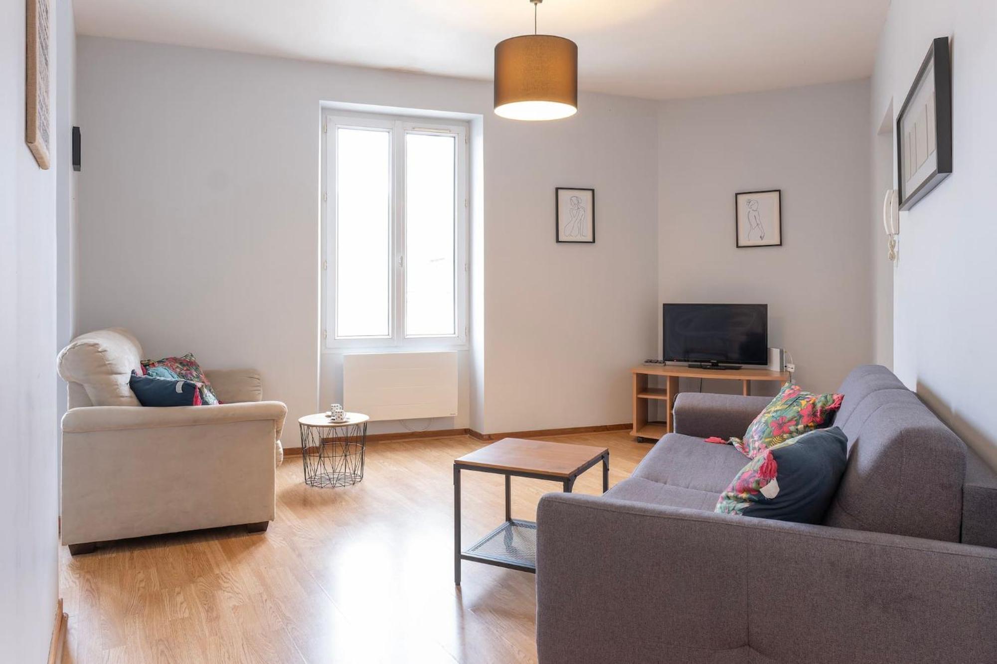 Grand Studio ✰ 35M² ✰ Centre ✰ 4Pers/2Lits ✰ Cuisine ✰ Wifi Candé Екстериор снимка